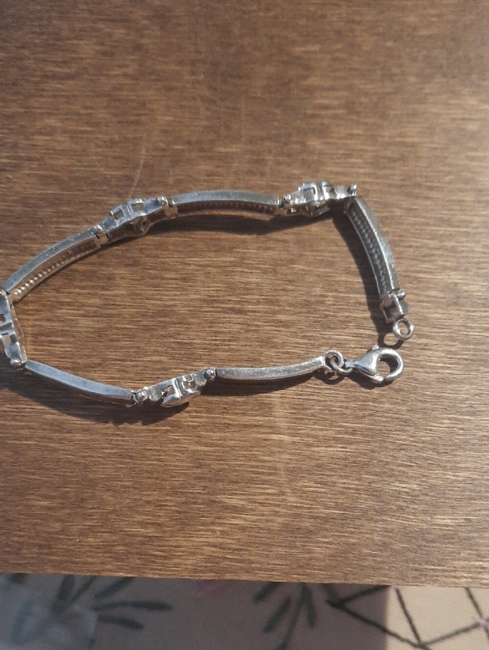 Elegant Silver Heart Link Bracelet - Women Jewelry - Picture 3 of 5